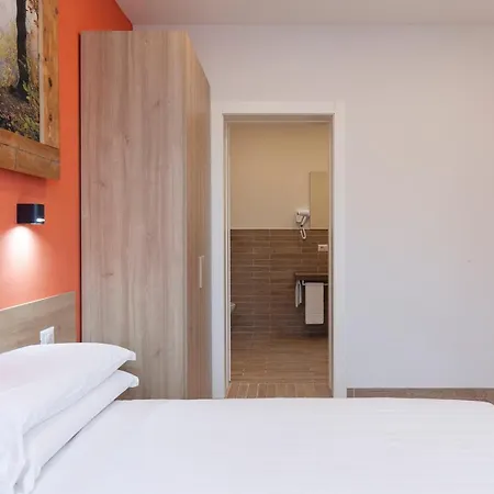 Alle Arce בית הארחה 3*